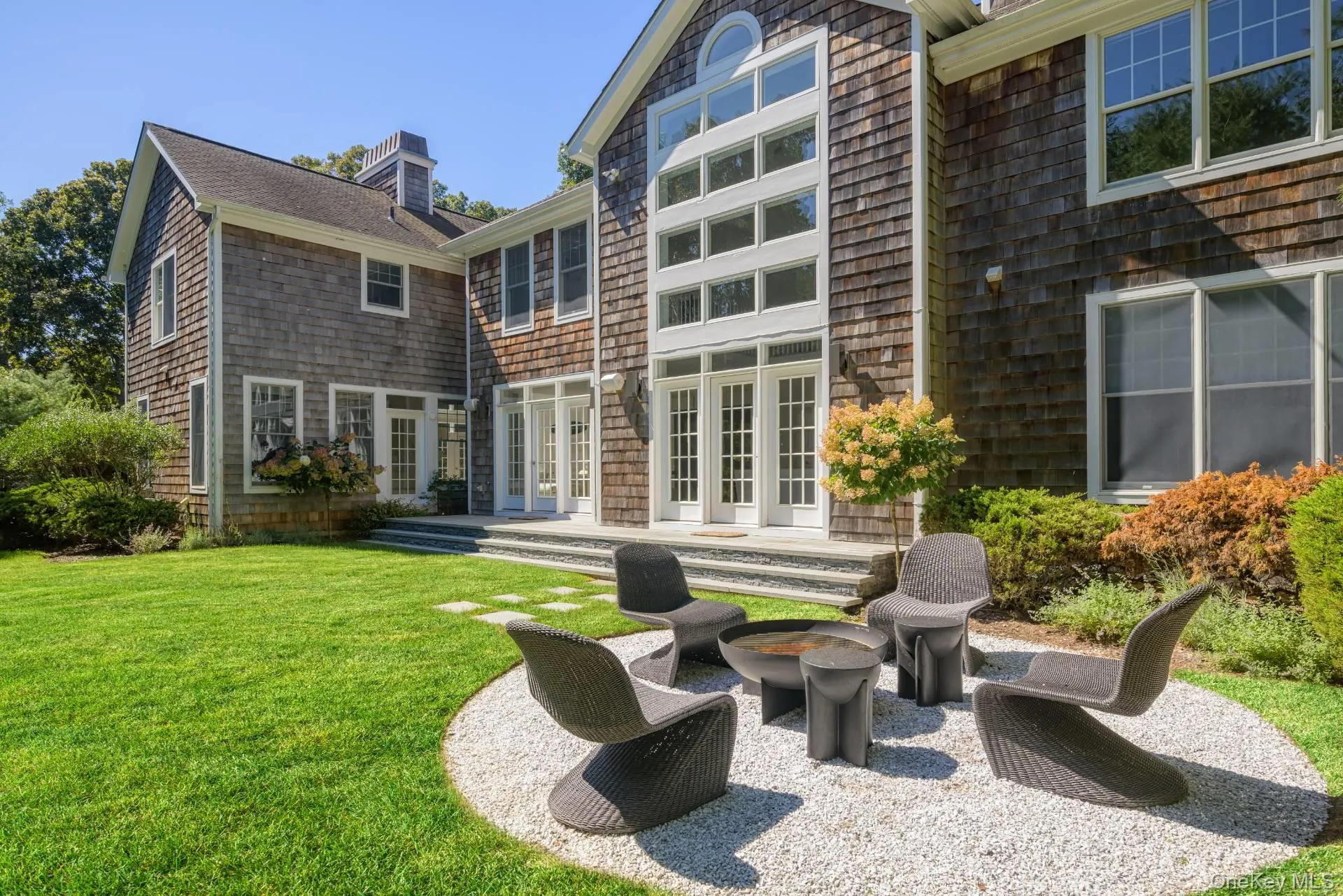 2520 Deerfield Road, Southampton, New York 11963