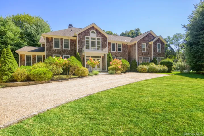 2520 Deerfield Road, Southampton, New York 11963