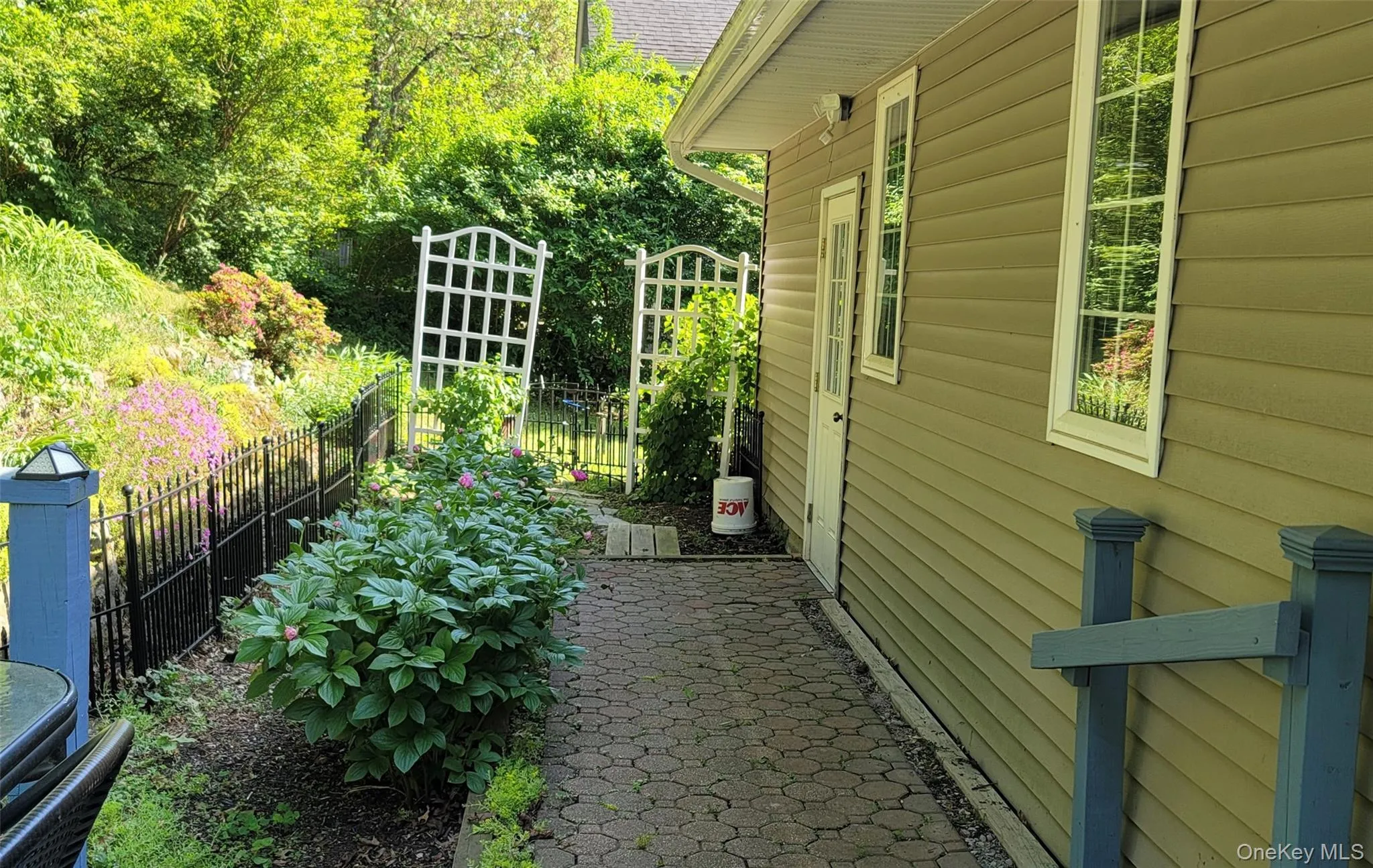 23 Violet Place, Rhinebeck, NY, 3 Bedrooms Bedrooms, 7 Rooms Rooms,2 BathroomsBathrooms,Residential Lease,For Rent,Violet,0,1064031 23 Violet Place, Rhinebeck, NY, 3 Bedrooms Bedrooms, 7 Rooms Rooms,2 BathroomsBathrooms,Residential Lease,For Rent,Violet,0,1064031