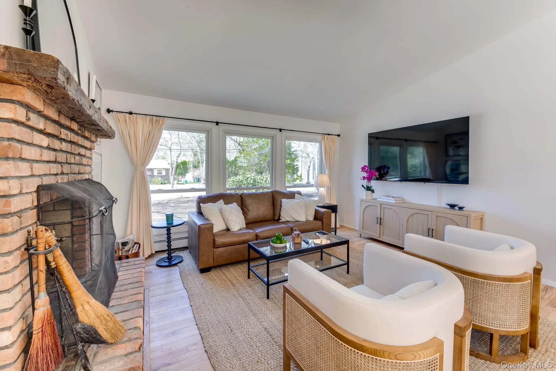 87 Church Lane, East Hampton, NY, 3 Bedrooms Bedrooms, 6 Rooms Rooms,2 BathroomsBathrooms,Residential Lease,For Rent,Church,0,1064034 87 Church Lane, East Hampton, NY, 3 Bedrooms Bedrooms, 6 Rooms Rooms,2 BathroomsBathrooms,Residential Lease,For Rent,Church,0,1064034