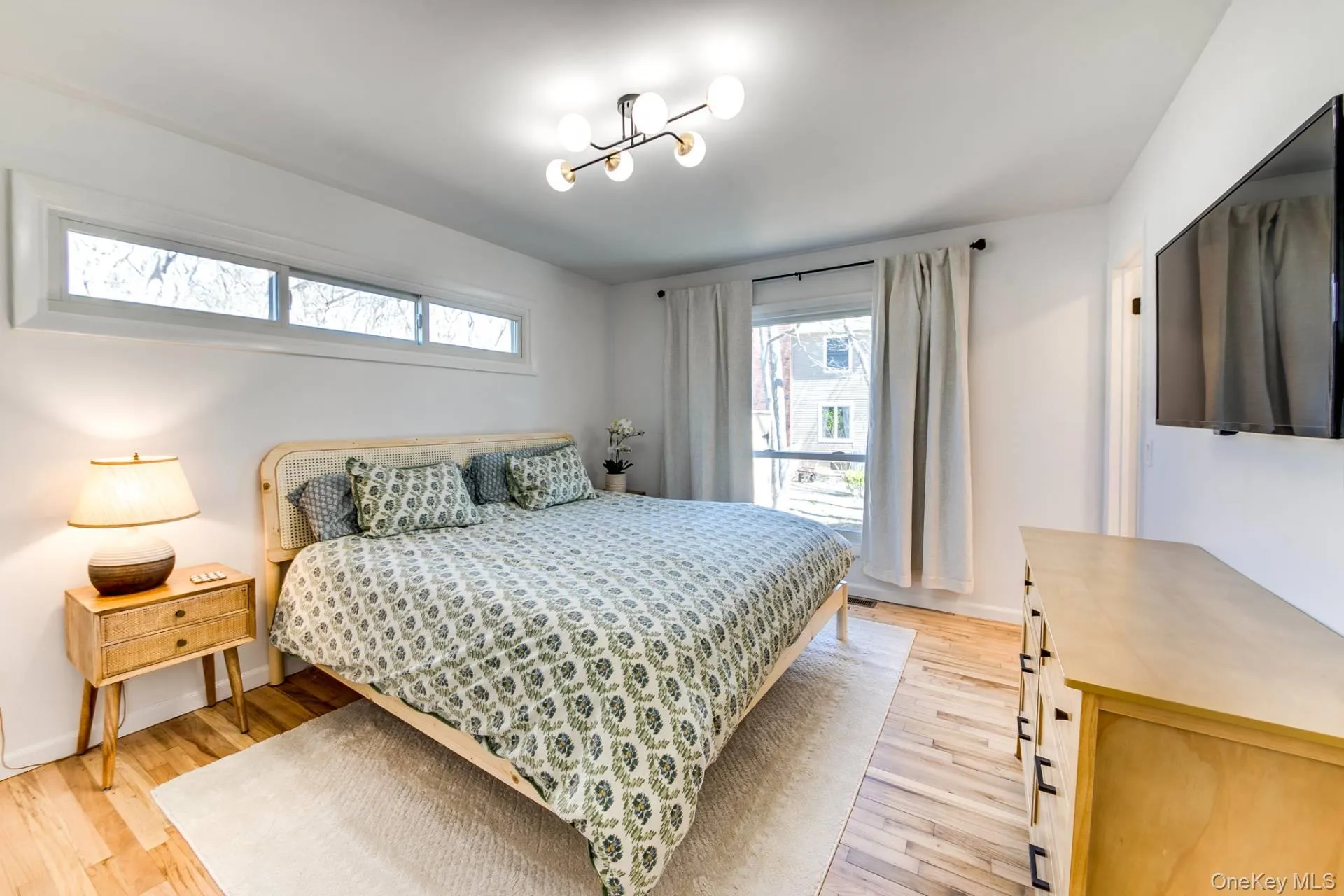 87 Church Lane, East Hampton, NY, 3 Bedrooms Bedrooms, 6 Rooms Rooms,2 BathroomsBathrooms,Residential Lease,For Rent,Church,0,1064034 87 Church Lane, East Hampton, NY, 3 Bedrooms Bedrooms, 6 Rooms Rooms,2 BathroomsBathrooms,Residential Lease,For Rent,Church,0,1064034