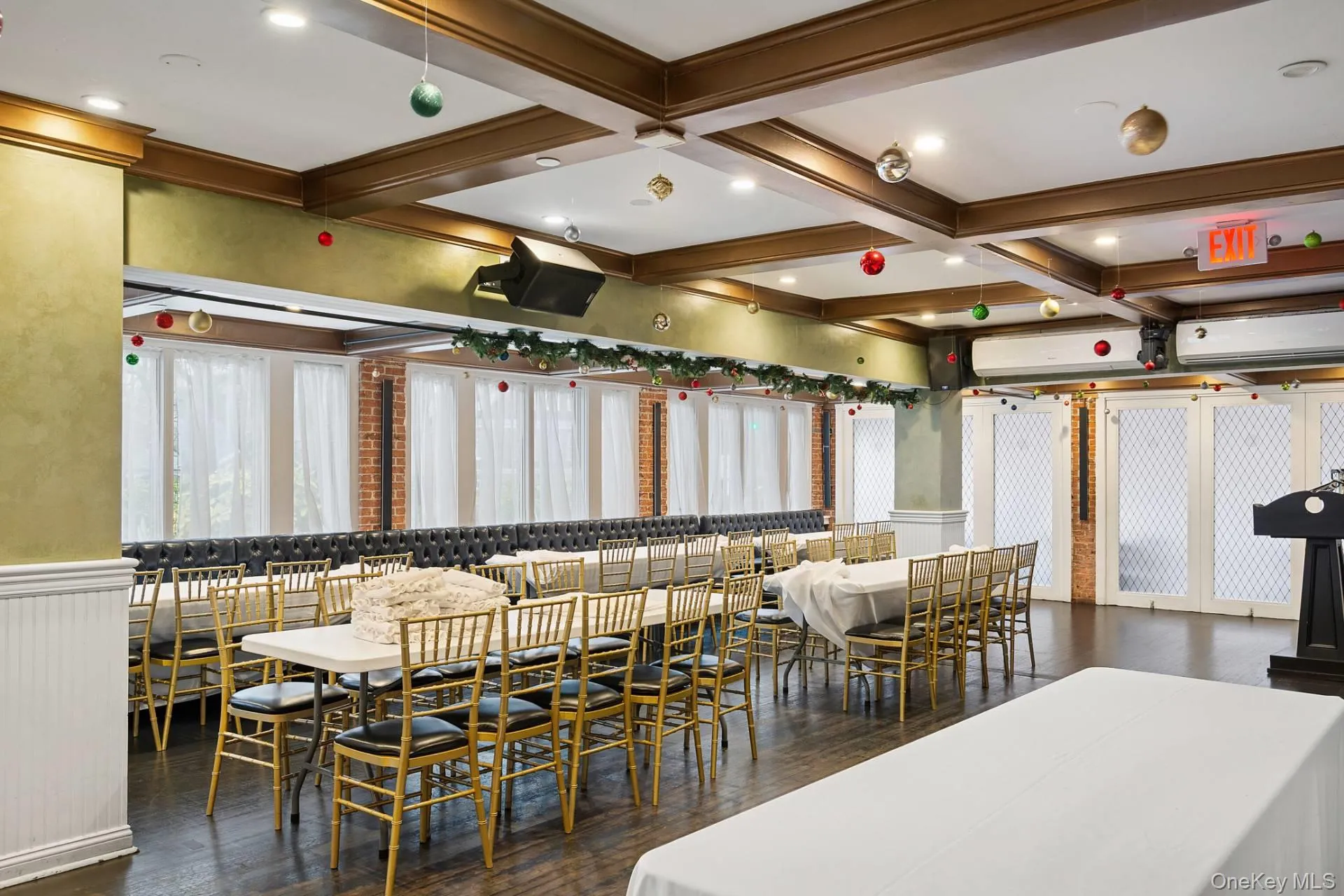 40 & 21 Bowden Square, Southampton, NY, ,Commercial Lease,For Rent,Bowden,0,1064039 40 & 21 Bowden Square, Southampton, NY, ,Commercial Lease,For Rent,Bowden,0,1064039