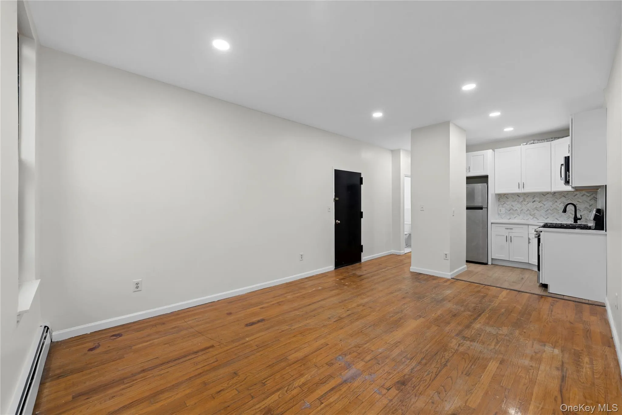 1169 Greene Avenue, New York, NY, 2 Bedrooms Bedrooms, 4 Rooms Rooms,1 BathroomBathrooms,Residential Lease,For Rent,Greene,0,1064051 1169 Greene Avenue, New York, NY, 2 Bedrooms Bedrooms, 4 Rooms Rooms,1 BathroomBathrooms,Residential Lease,For Rent,Greene,0,1064051