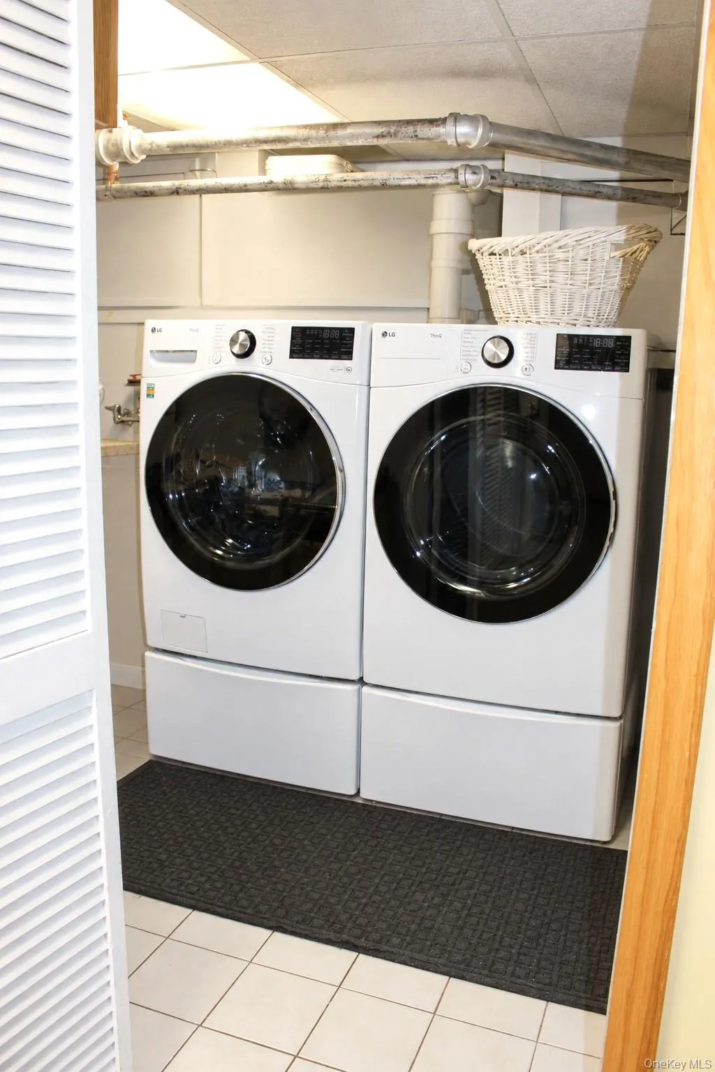21215 33rd Avenue, New York, NY, 3 Bedrooms Bedrooms, 8 Rooms Rooms,3 BathroomsBathrooms,Residential,For Rent,33rd,0,1064053 21215 33rd Avenue, New York, NY, 3 Bedrooms Bedrooms, 8 Rooms Rooms,3 BathroomsBathrooms,Residential,For Rent,33rd,0,1064053