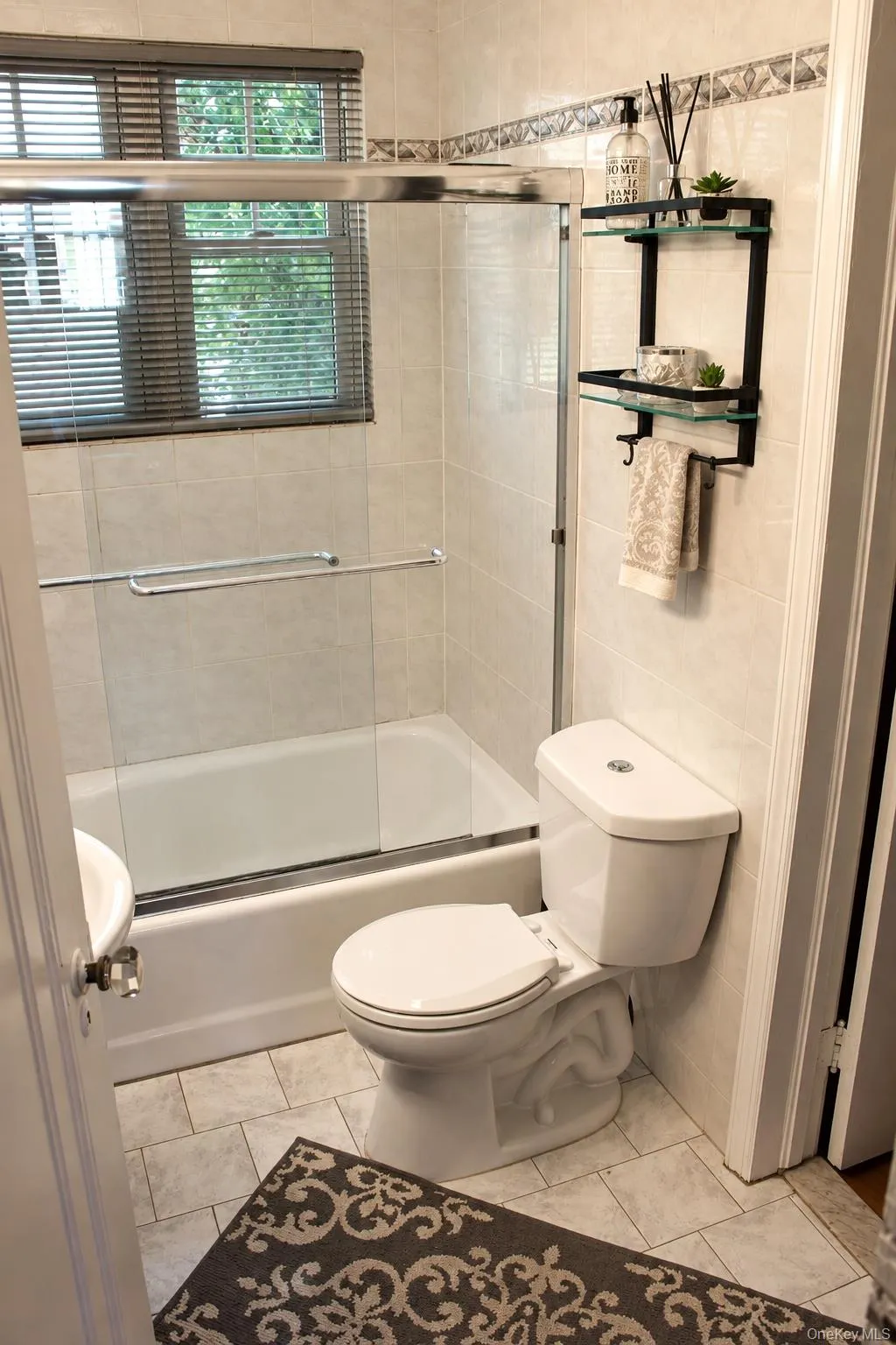 21215 33rd Avenue, New York, NY, 3 Bedrooms Bedrooms, 8 Rooms Rooms,3 BathroomsBathrooms,Residential,For Rent,33rd,0,1064053 21215 33rd Avenue, New York, NY, 3 Bedrooms Bedrooms, 8 Rooms Rooms,3 BathroomsBathrooms,Residential,For Rent,33rd,0,1064053