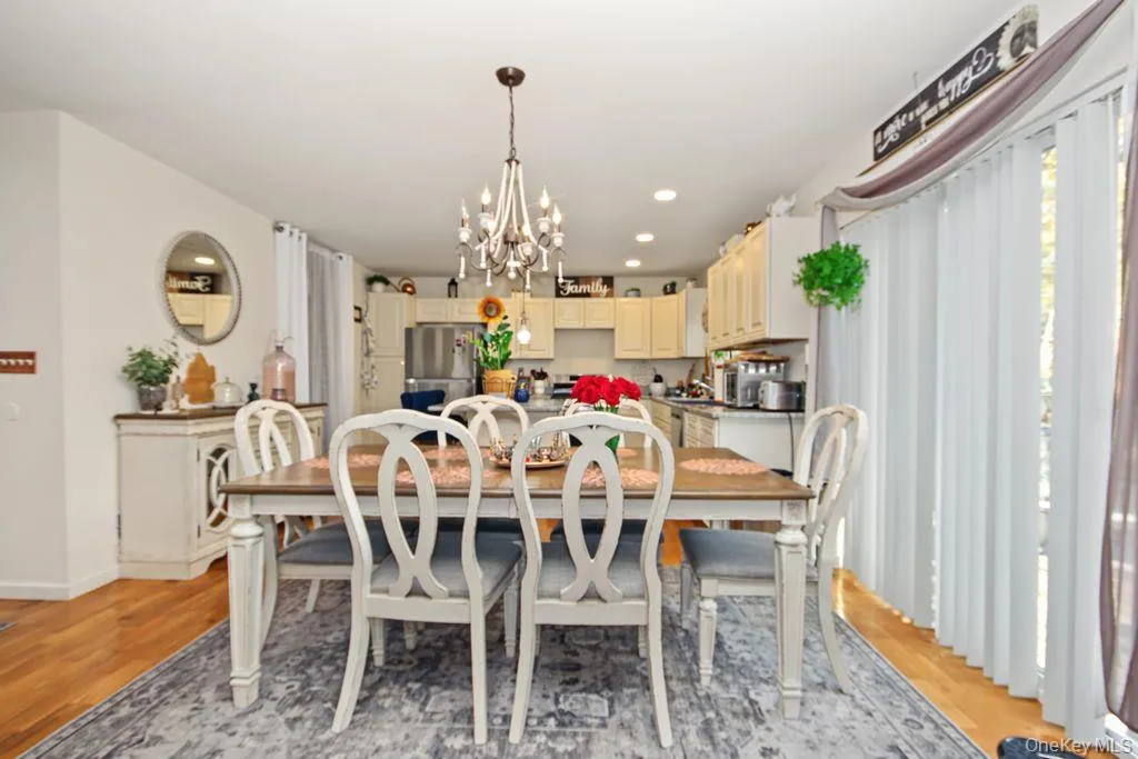 3 Chester Street, Thompson, NY, 4 Bedrooms Bedrooms, 7 Rooms Rooms,2 BathroomsBathrooms,Residential,For Rent,Chester,0,1064055 3 Chester Street, Thompson, NY, 4 Bedrooms Bedrooms, 7 Rooms Rooms,2 BathroomsBathrooms,Residential,For Rent,Chester,0,1064055