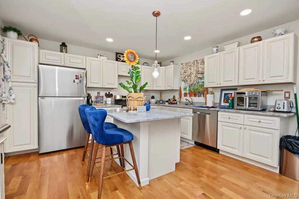 3 Chester Street, Thompson, NY, 4 Bedrooms Bedrooms, 7 Rooms Rooms,2 BathroomsBathrooms,Residential,For Rent,Chester,0,1064055 3 Chester Street, Thompson, NY, 4 Bedrooms Bedrooms, 7 Rooms Rooms,2 BathroomsBathrooms,Residential,For Rent,Chester,0,1064055