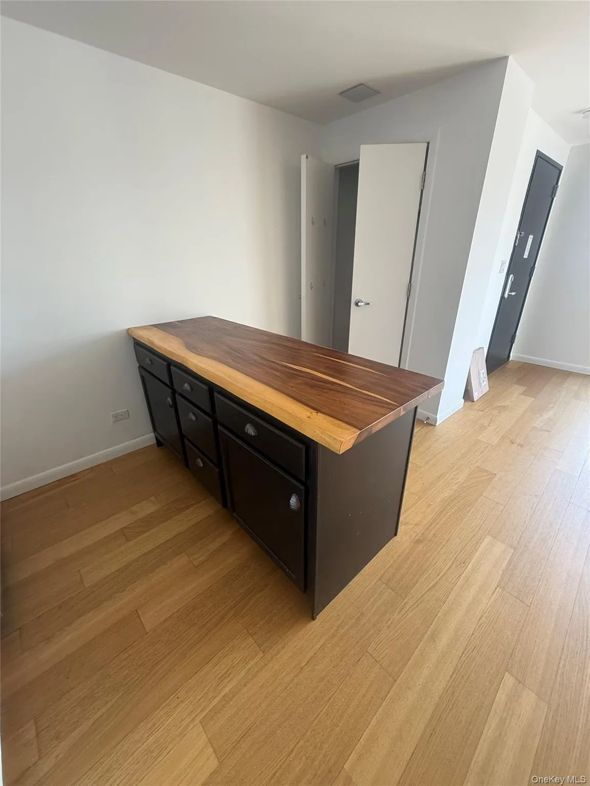 402 118th Street, New York, NY, 3 Bedroom Bedrooms, 5 Room Rooms,1 BathroomBathrooms,Residential Lease,For Rent,118th,0,1064069 402 118th Street, New York, NY, 3 Bedroom Bedrooms, 5 Room Rooms,1 BathroomBathrooms,Residential Lease,For Rent,118th,0,1064069