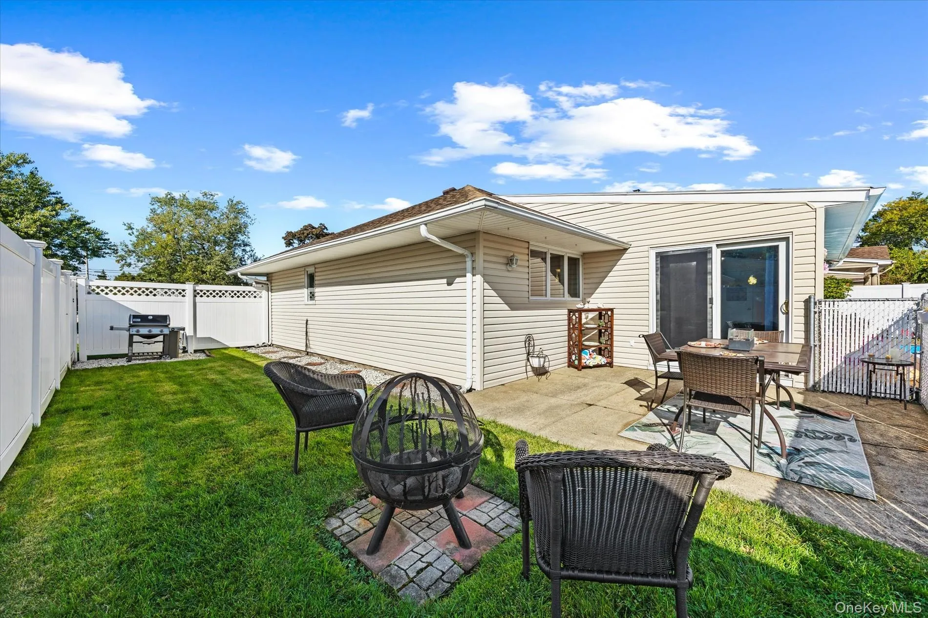 18 Washington Street, Oyster Bay, NY, 3 Bedrooms Bedrooms, 6 Rooms Rooms,1 BathroomBathrooms,Residential,For Rent,Washington,0,1064079 18 Washington Street, Oyster Bay, NY, 3 Bedrooms Bedrooms, 6 Rooms Rooms,1 BathroomBathrooms,Residential,For Rent,Washington,0,1064079