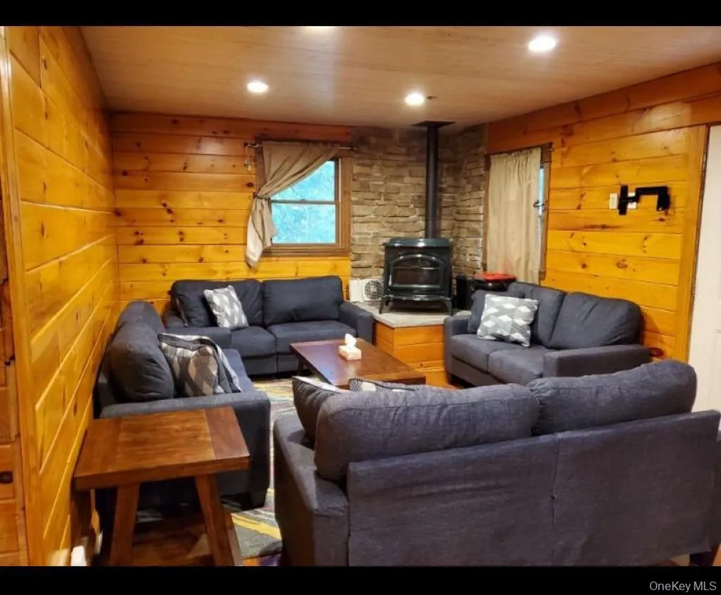 111 Spring Street, Hunter, NY, 5 Bedrooms Bedrooms, 9 Rooms Rooms,2 BathroomsBathrooms,Residential Lease,For Rent,Spring,0,1064085 111 Spring Street, Hunter, NY, 5 Bedrooms Bedrooms, 9 Rooms Rooms,2 BathroomsBathrooms,Residential Lease,For Rent,Spring,0,1064085