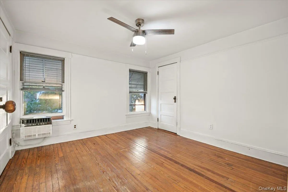 196 Melville Road, Oyster Bay, NY, 3 Bedrooms Bedrooms, 9 Rooms Rooms,2 BathroomsBathrooms,Residential Lease,For Rent,Melville,0,1064087 196 Melville Road, Oyster Bay, NY, 3 Bedrooms Bedrooms, 9 Rooms Rooms,2 BathroomsBathrooms,Residential Lease,For Rent,Melville,0,1064087