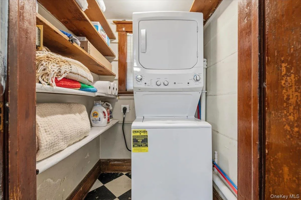 196 Melville Road, Oyster Bay, NY, 3 Bedrooms Bedrooms, 9 Rooms Rooms,2 BathroomsBathrooms,Residential Lease,For Rent,Melville,0,1064087 196 Melville Road, Oyster Bay, NY, 3 Bedrooms Bedrooms, 9 Rooms Rooms,2 BathroomsBathrooms,Residential Lease,For Rent,Melville,0,1064087