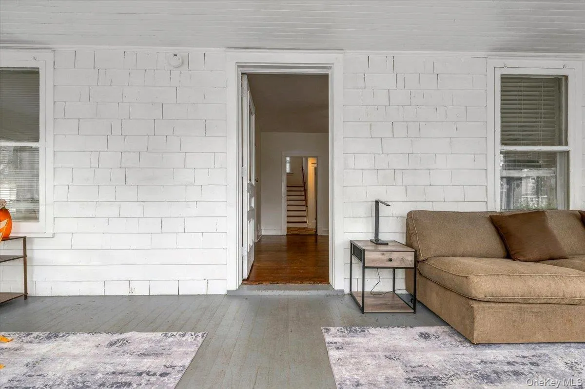 196 Melville Road, Oyster Bay, NY, 3 Bedrooms Bedrooms, 9 Rooms Rooms,2 BathroomsBathrooms,Residential Lease,For Rent,Melville,0,1064087 196 Melville Road, Oyster Bay, NY, 3 Bedrooms Bedrooms, 9 Rooms Rooms,2 BathroomsBathrooms,Residential Lease,For Rent,Melville,0,1064087