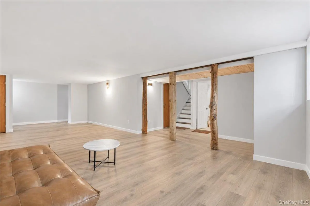 196 Melville Road, Oyster Bay, NY, 3 Bedrooms Bedrooms, 9 Rooms Rooms,2 BathroomsBathrooms,Residential Lease,For Rent,Melville,0,1064087 196 Melville Road, Oyster Bay, NY, 3 Bedrooms Bedrooms, 9 Rooms Rooms,2 BathroomsBathrooms,Residential Lease,For Rent,Melville,0,1064087