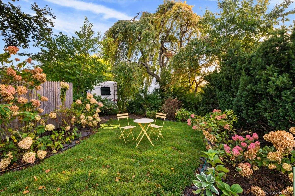196 Melville Road, Oyster Bay, NY, 3 Bedrooms Bedrooms, 9 Rooms Rooms,2 BathroomsBathrooms,Residential Lease,For Rent,Melville,0,1064087 196 Melville Road, Oyster Bay, NY, 3 Bedrooms Bedrooms, 9 Rooms Rooms,2 BathroomsBathrooms,Residential Lease,For Rent,Melville,0,1064087
