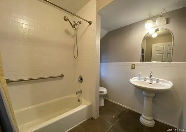 40 Garden Road, Brookhaven, NY, 4 Bedrooms Bedrooms, 6 Rooms Rooms,2 BathroomsBathrooms,Residential,For Rent,Garden,0,1064094 40 Garden Road, Brookhaven, NY, 4 Bedrooms Bedrooms, 6 Rooms Rooms,2 BathroomsBathrooms,Residential,For Rent,Garden,0,1064094