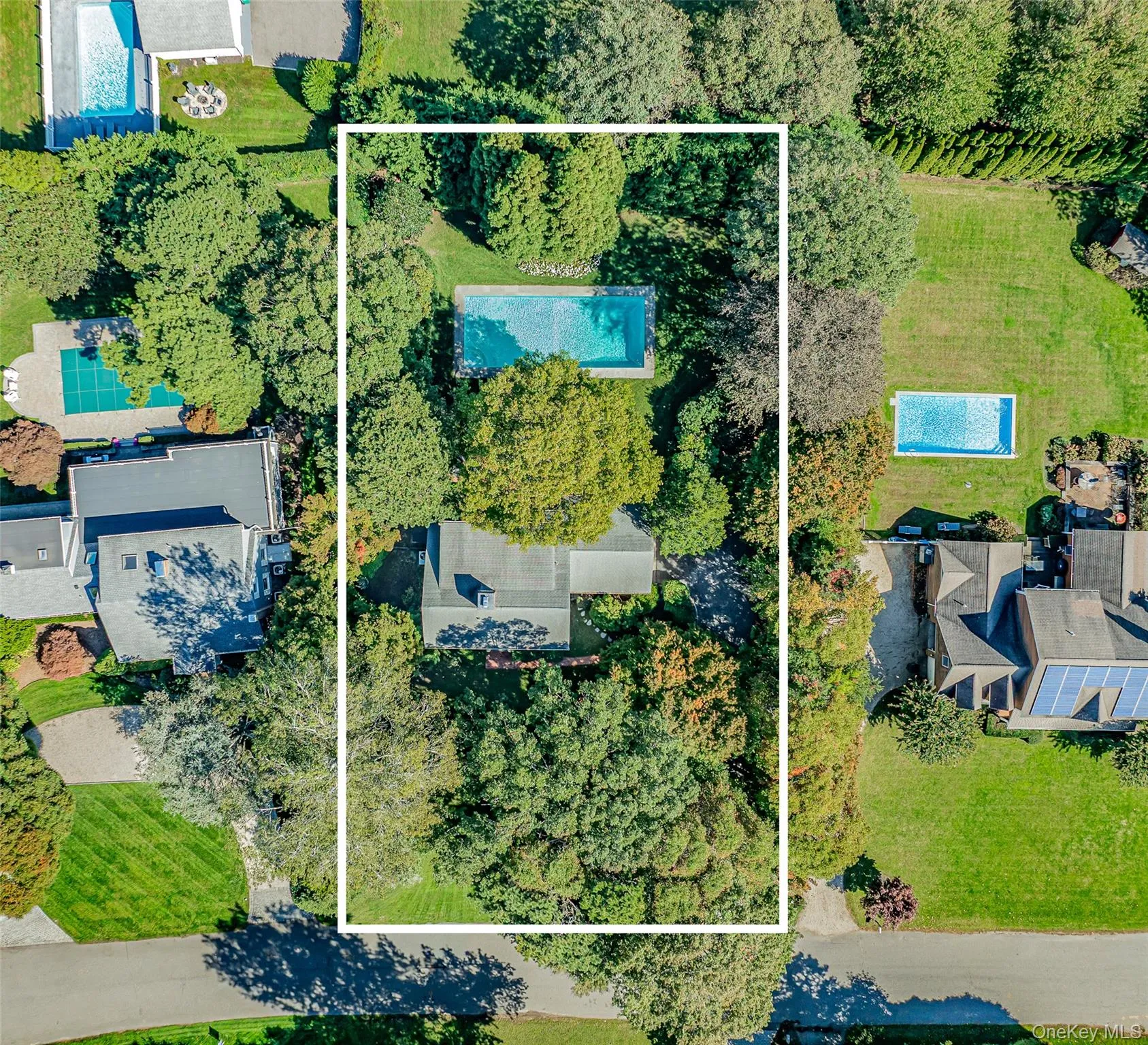 32 Aberdeen Lane, Southampton, New York 11968