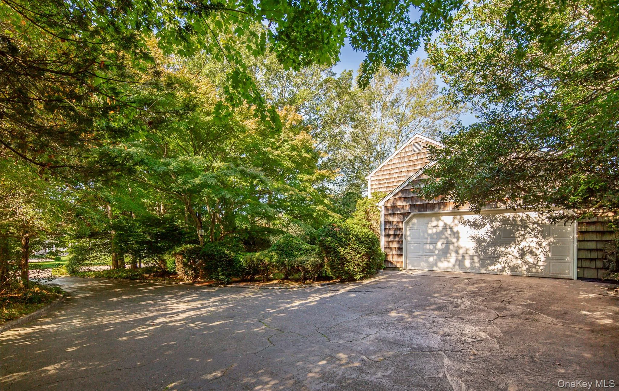 32 Aberdeen Lane, Southampton, New York 11968