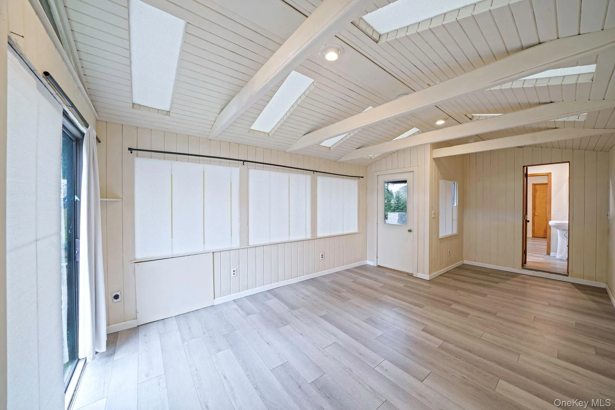 2400 New York Avenue, Huntington, NY, 2 Bedroom Bedrooms, 8 Room Rooms,2 BathroomBathrooms,Residential Lease,For Rent,New York,0,1064099 2400 New York Avenue, Huntington, NY, 2 Bedroom Bedrooms, 8 Room Rooms,2 BathroomBathrooms,Residential Lease,For Rent,New York,0,1064099