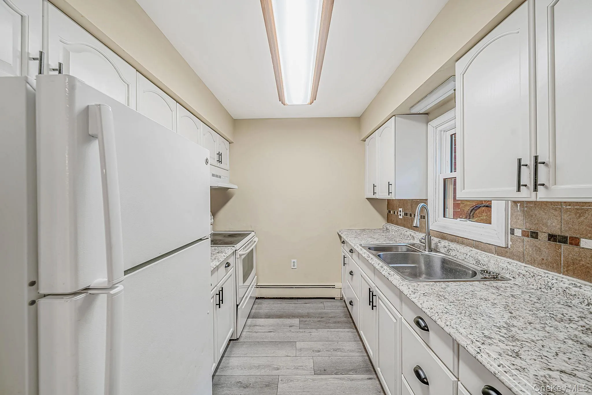 2400 New York Avenue, Huntington, NY, 2 Bedroom Bedrooms, 8 Room Rooms,2 BathroomBathrooms,Residential Lease,For Rent,New York,0,1064099 2400 New York Avenue, Huntington, NY, 2 Bedroom Bedrooms, 8 Room Rooms,2 BathroomBathrooms,Residential Lease,For Rent,New York,0,1064099