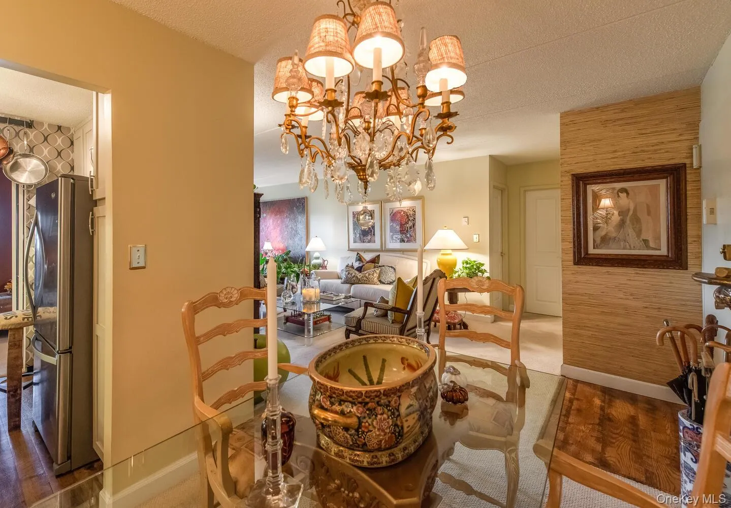 Elegant dining room Elegant dining room