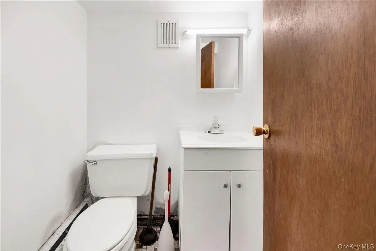 8 Soundview Terrace, New York, NY, 3 Bedrooms Bedrooms, 6 Rooms Rooms,2 BathroomsBathrooms,Residential,For Rent,Soundview,0,1064114 8 Soundview Terrace, New York, NY, 3 Bedrooms Bedrooms, 6 Rooms Rooms,2 BathroomsBathrooms,Residential,For Rent,Soundview,0,1064114