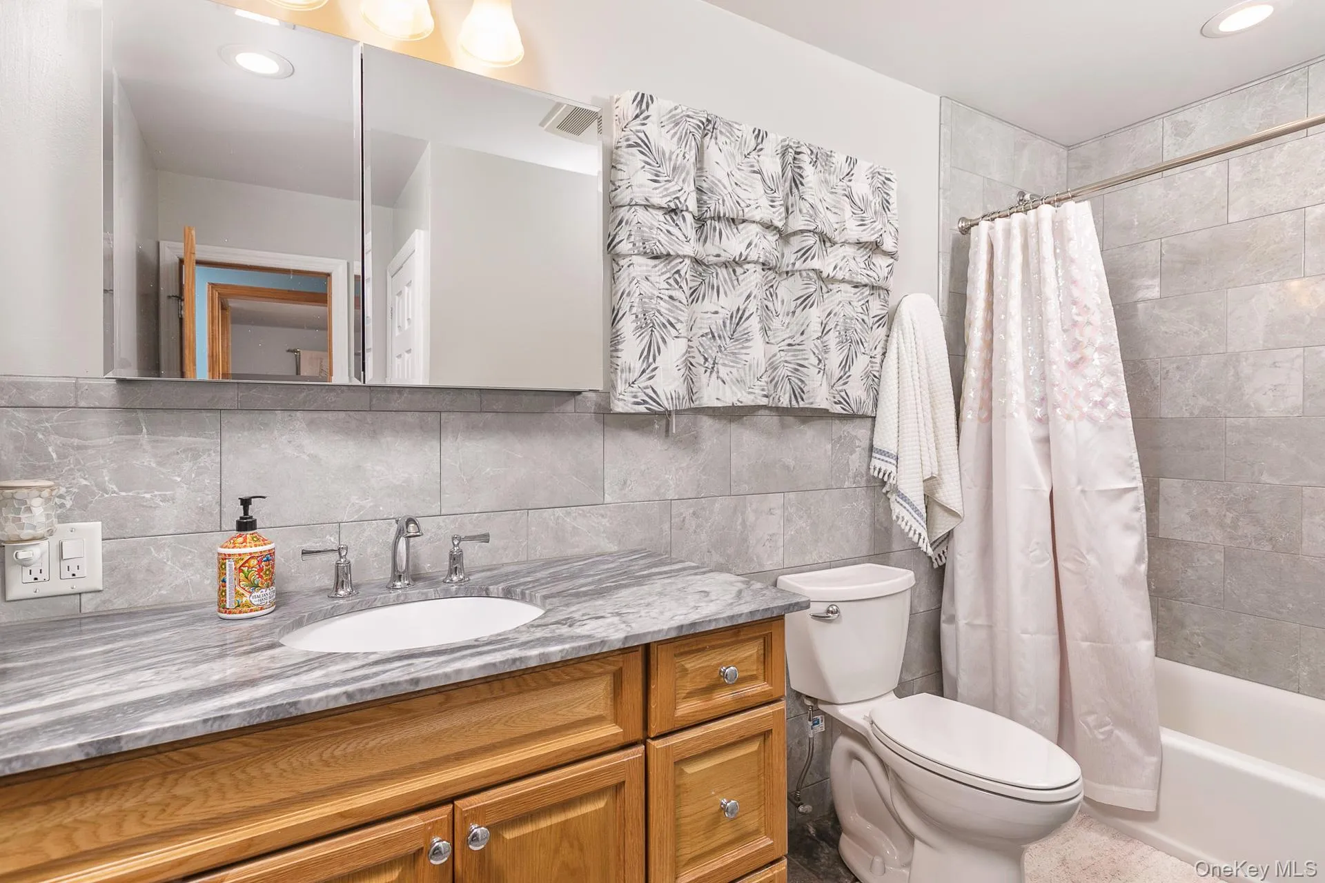 17 Victory Avenue, Brookhaven, NY, 3 Bedrooms Bedrooms, 6 Rooms Rooms,2 BathroomsBathrooms,Residential,For Rent,Victory,0,1064115 17 Victory Avenue, Brookhaven, NY, 3 Bedrooms Bedrooms, 6 Rooms Rooms,2 BathroomsBathrooms,Residential,For Rent,Victory,0,1064115