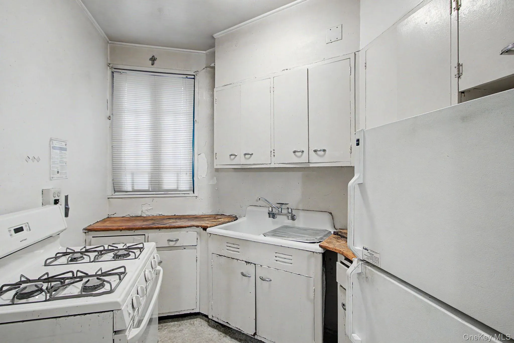 2100 Tremont Avenue, New York, NY, 2 Bedrooms Bedrooms, 5 Rooms Rooms,1 BathroomBathrooms,Residential,For Rent,Tremont,0,1064141 2100 Tremont Avenue, New York, NY, 2 Bedrooms Bedrooms, 5 Rooms Rooms,1 BathroomBathrooms,Residential,For Rent,Tremont,0,1064141