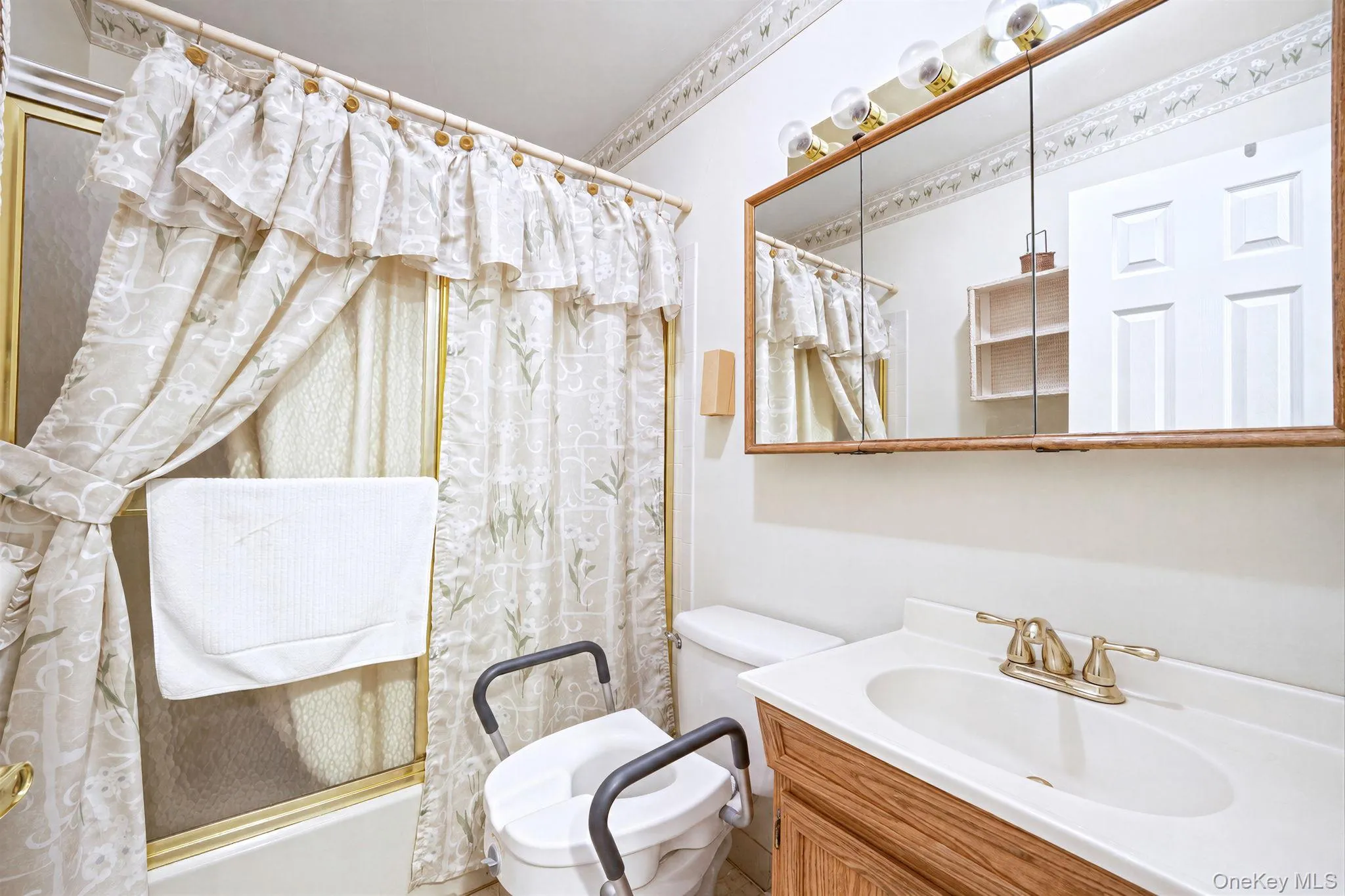 211 Mount Sinai Coram Road, Brookhaven, NY, 3 Bedrooms Bedrooms, 7 Rooms Rooms,2 BathroomsBathrooms,Residential,For Rent,Mount Sinai Coram,0,1064152 211 Mount Sinai Coram Road, Brookhaven, NY, 3 Bedrooms Bedrooms, 7 Rooms Rooms,2 BathroomsBathrooms,Residential,For Rent,Mount Sinai Coram,0,1064152