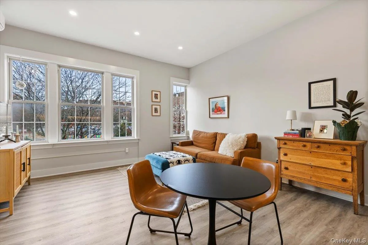 49 Beekman Avenue, Mount Pleasant, NY, 1 Bedroom Bedrooms, 3 Room Rooms,1 BathroomBathrooms,Residential Lease,For Rent,Beekman,0,1064167 49 Beekman Avenue, Mount Pleasant, NY, 1 Bedroom Bedrooms, 3 Room Rooms,1 BathroomBathrooms,Residential Lease,For Rent,Beekman,0,1064167