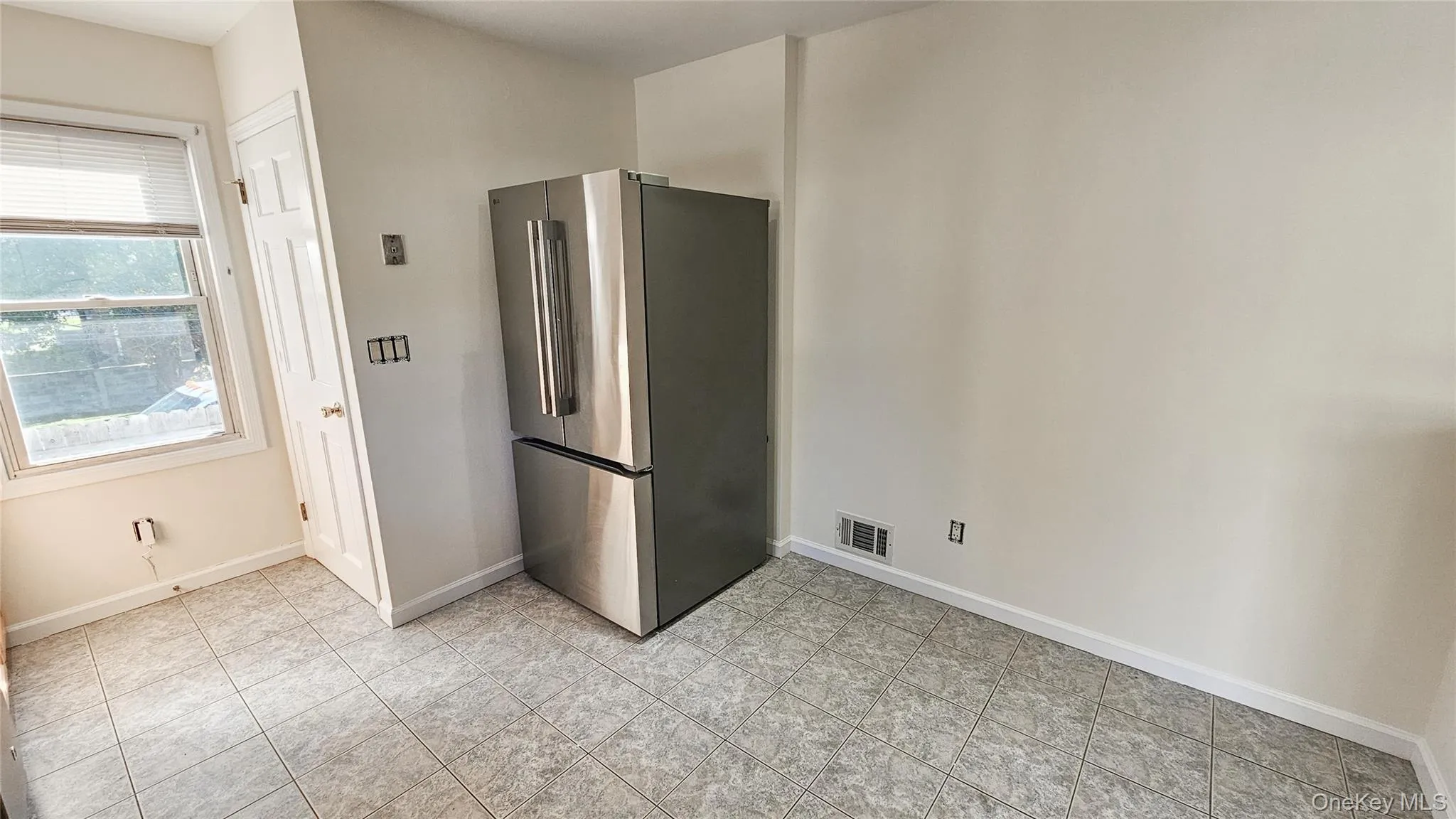 41 Birdsall Avenue, Marlboro, NY, 2 Bedroom Bedrooms, 5 Room Rooms,1 BathroomBathrooms,Residential Lease,For Rent,Birdsall,0,1064196 41 Birdsall Avenue, Marlboro, NY, 2 Bedroom Bedrooms, 5 Room Rooms,1 BathroomBathrooms,Residential Lease,For Rent,Birdsall,0,1064196