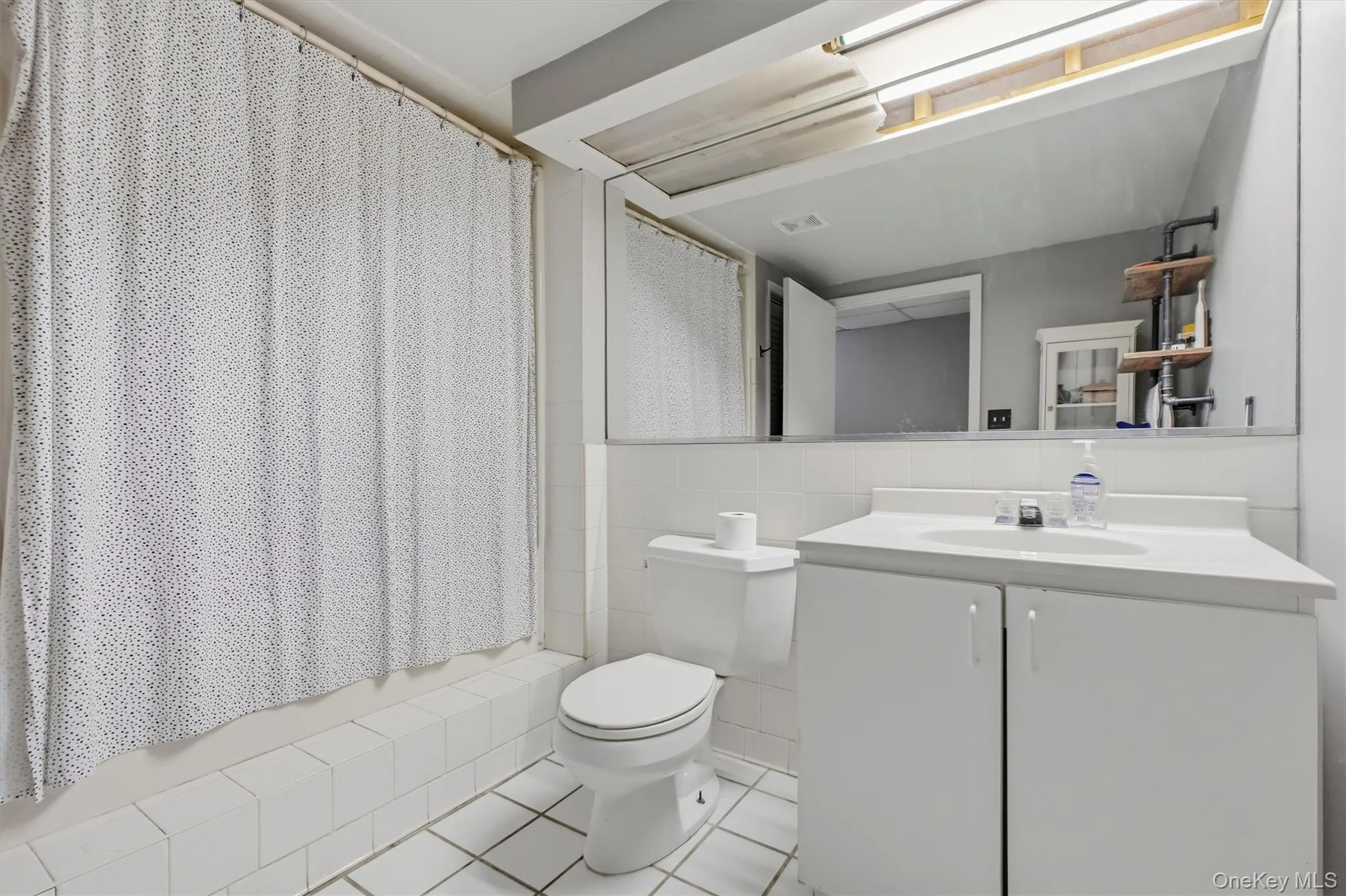23 Vail Road, La Grange, NY, 4 Bedrooms Bedrooms, 9 Rooms Rooms,3 BathroomsBathrooms,Residential,For Rent,Vail,0,1064213 23 Vail Road, La Grange, NY, 4 Bedrooms Bedrooms, 9 Rooms Rooms,3 BathroomsBathrooms,Residential,For Rent,Vail,0,1064213