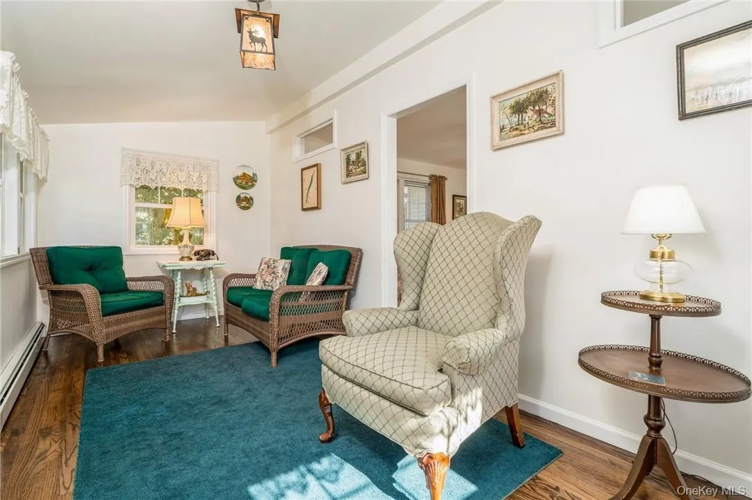 60 Murray Road, Warwick (town), NY, 4 Bedrooms Bedrooms, 6 Rooms Rooms,2 BathroomsBathrooms,Residential Lease,For Rent,Murray,0,1064222 60 Murray Road, Warwick (town), NY, 4 Bedrooms Bedrooms, 6 Rooms Rooms,2 BathroomsBathrooms,Residential Lease,For Rent,Murray,0,1064222