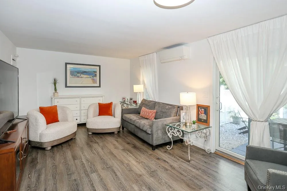 25 Centre Street, Yonkers, NY, 3 Bedrooms Bedrooms, 6 Rooms Rooms,2 BathroomsBathrooms,Residential,For Rent,Centre,0,1064227 25 Centre Street, Yonkers, NY, 3 Bedrooms Bedrooms, 6 Rooms Rooms,2 BathroomsBathrooms,Residential,For Rent,Centre,0,1064227