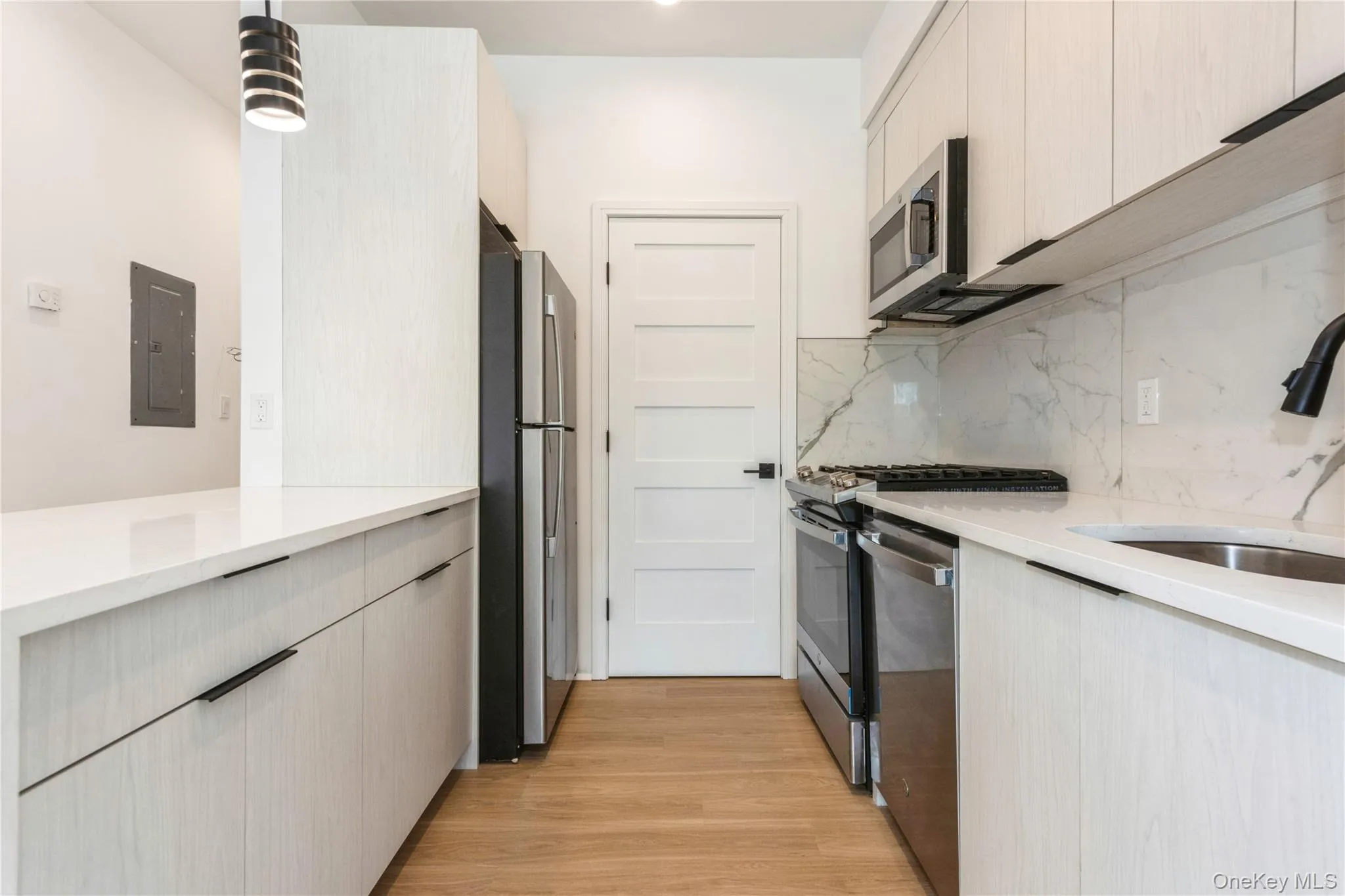 418 Atlantic Avenue, Hempstead, NY, 2 Bedrooms Bedrooms, 4 Rooms Rooms,1 BathroomBathrooms,Residential Lease,For Rent,Atlantic,0,1064255 418 Atlantic Avenue, Hempstead, NY, 2 Bedrooms Bedrooms, 4 Rooms Rooms,1 BathroomBathrooms,Residential Lease,For Rent,Atlantic,0,1064255