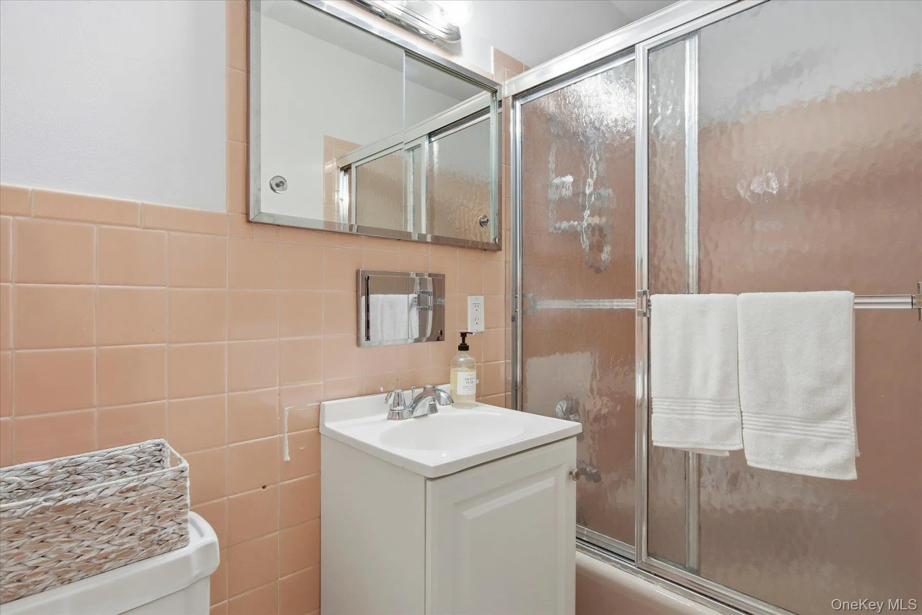 1 Oceanview Road, Southampton, NY, 2 Bedrooms Bedrooms, 4 Rooms Rooms,2 BathroomsBathrooms,Residential Lease,For Rent,Oceanview,0,1064275 1 Oceanview Road, Southampton, NY, 2 Bedrooms Bedrooms, 4 Rooms Rooms,2 BathroomsBathrooms,Residential Lease,For Rent,Oceanview,0,1064275