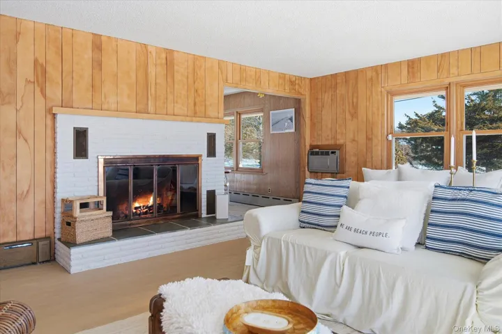 1 Oceanview Road, Southampton, New York 11946