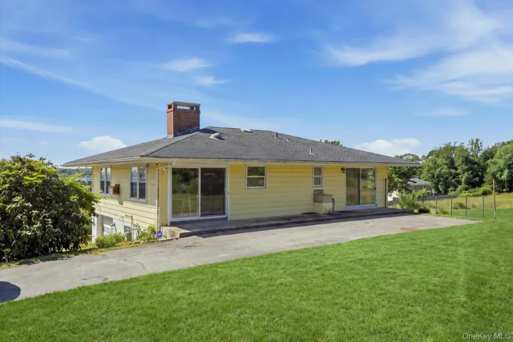 1 Oceanview Road, Southampton, New York 11946