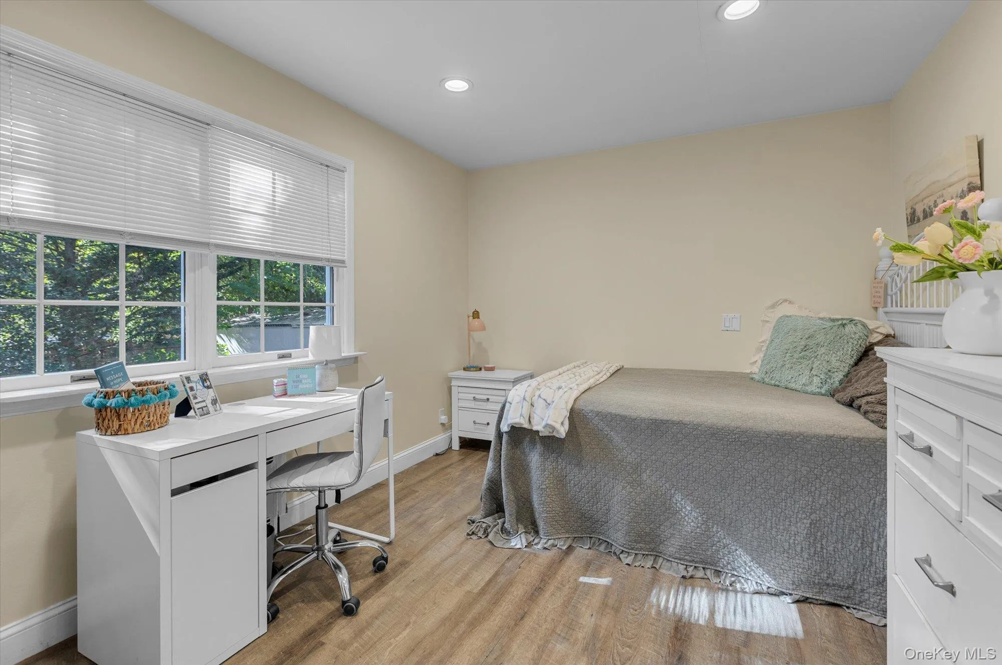 22 Alice Lane, Smithtown, NY, 3 Bedrooms Bedrooms, 6 Rooms Rooms,2 BathroomsBathrooms,Residential,For Rent,Alice,0,1064277 22 Alice Lane, Smithtown, NY, 3 Bedrooms Bedrooms, 6 Rooms Rooms,2 BathroomsBathrooms,Residential,For Rent,Alice,0,1064277