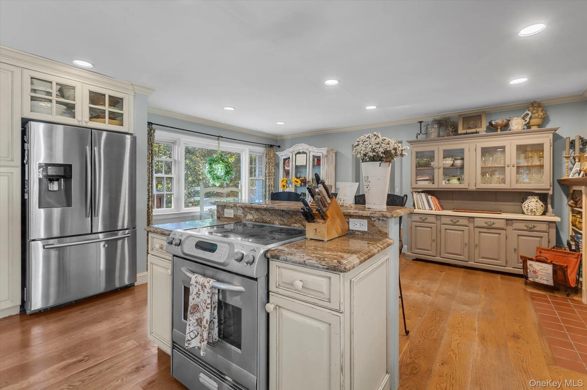 22 Alice Lane, Smithtown, NY, 3 Bedrooms Bedrooms, 6 Rooms Rooms,2 BathroomsBathrooms,Residential,For Rent,Alice,0,1064277 22 Alice Lane, Smithtown, NY, 3 Bedrooms Bedrooms, 6 Rooms Rooms,2 BathroomsBathrooms,Residential,For Rent,Alice,0,1064277