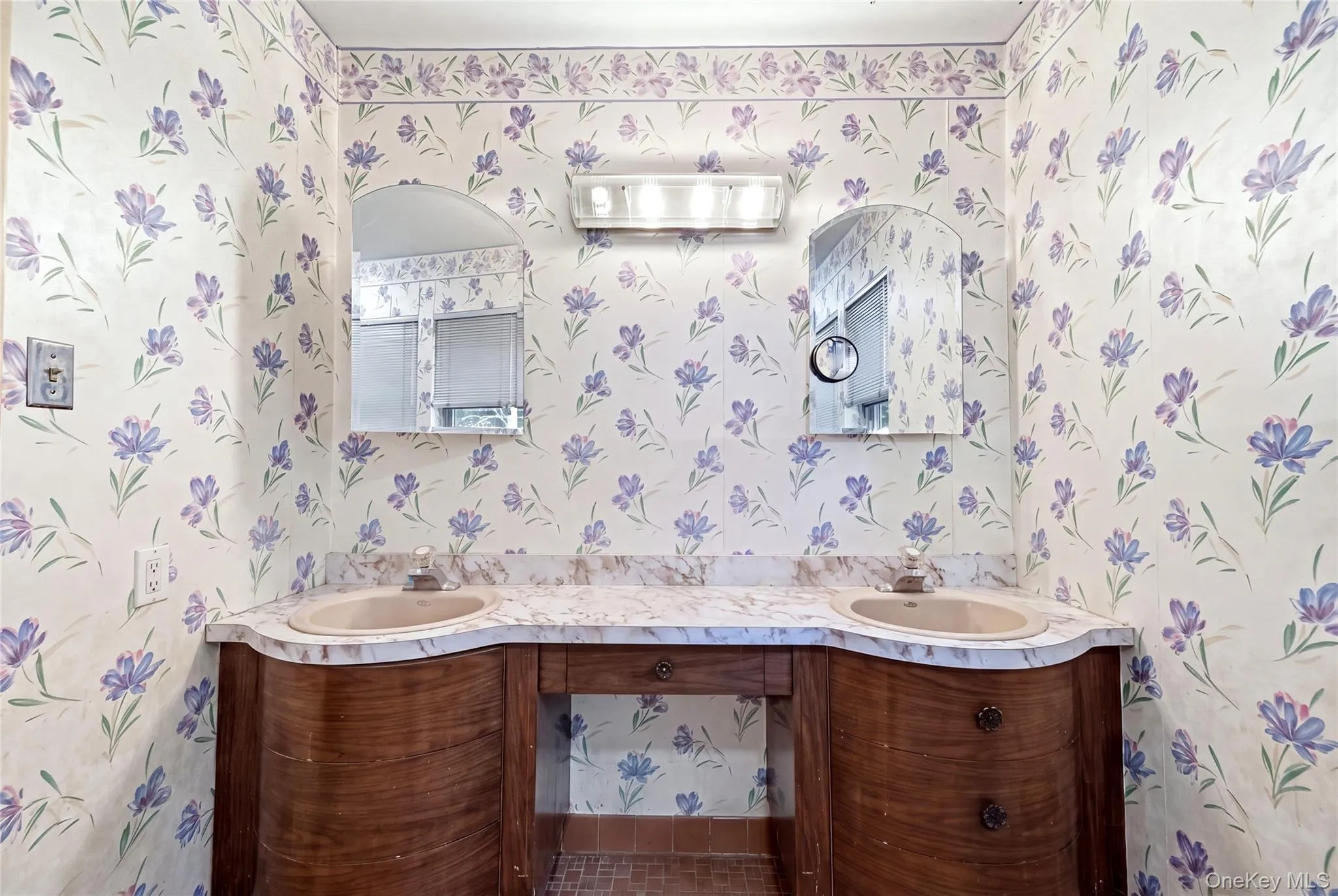 30 Manor Road, Huntington, NY, 4 Bedrooms Bedrooms, 11 Rooms Rooms,2 BathroomsBathrooms,Residential,For Rent,Manor,0,1064279 30 Manor Road, Huntington, NY, 4 Bedrooms Bedrooms, 11 Rooms Rooms,2 BathroomsBathrooms,Residential,For Rent,Manor,0,1064279
