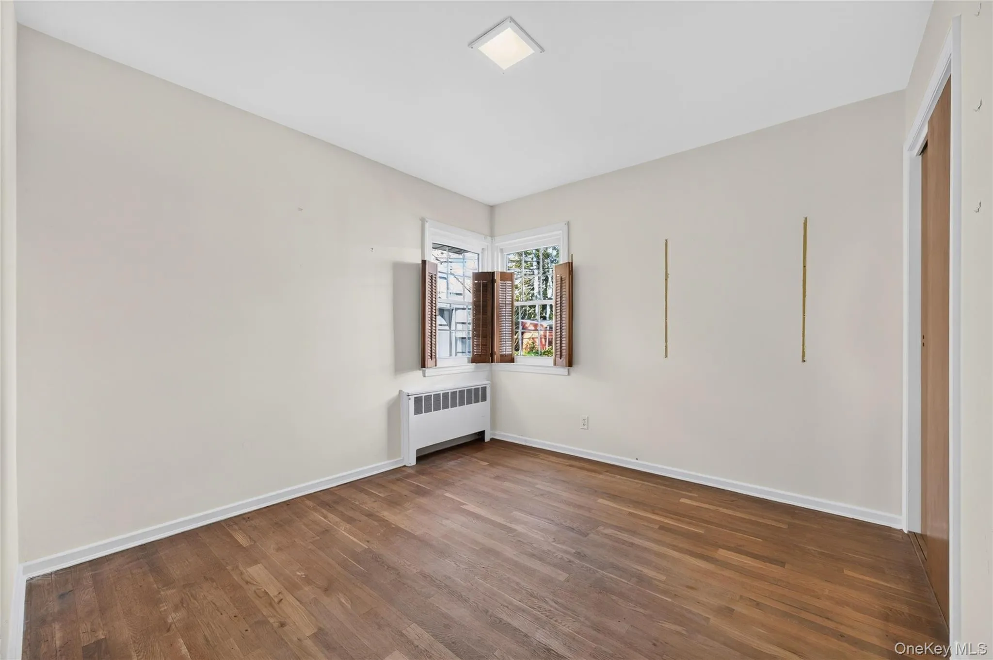 First floor bedroom/den/office First floor bedroom/den/office