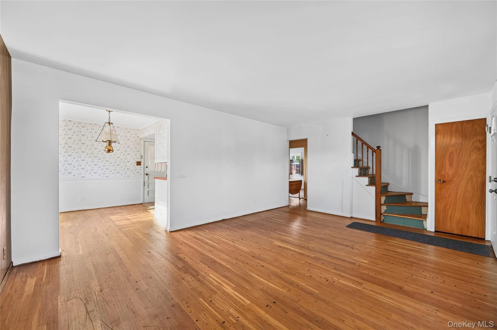 35 Ross Lane, Oyster Bay, NY, 4 Bedrooms Bedrooms, 7 Rooms Rooms,2 BathroomsBathrooms,Residential,For Rent,Ross,0,1064291 35 Ross Lane, Oyster Bay, NY, 4 Bedrooms Bedrooms, 7 Rooms Rooms,2 BathroomsBathrooms,Residential,For Rent,Ross,0,1064291