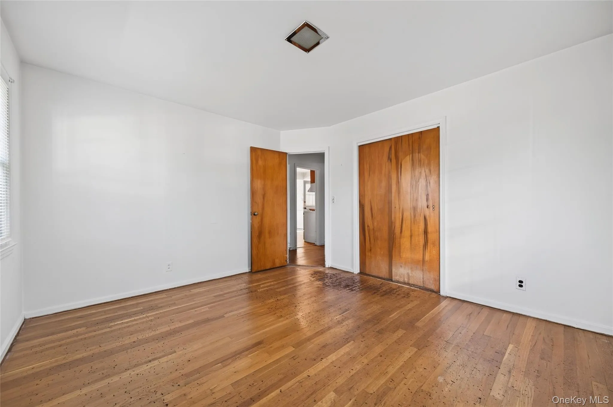 35 Ross Lane, Oyster Bay, NY, 4 Bedrooms Bedrooms, 7 Rooms Rooms,2 BathroomsBathrooms,Residential,For Rent,Ross,0,1064291 35 Ross Lane, Oyster Bay, NY, 4 Bedrooms Bedrooms, 7 Rooms Rooms,2 BathroomsBathrooms,Residential,For Rent,Ross,0,1064291