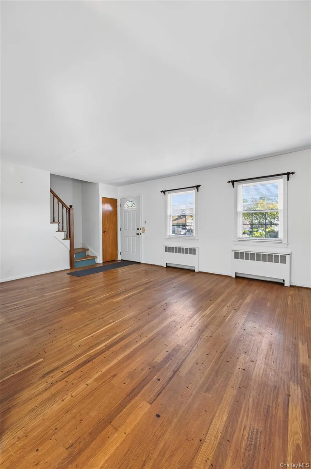 35 Ross Lane, Oyster Bay, NY, 4 Bedrooms Bedrooms, 7 Rooms Rooms,2 BathroomsBathrooms,Residential,For Rent,Ross,0,1064291 35 Ross Lane, Oyster Bay, NY, 4 Bedrooms Bedrooms, 7 Rooms Rooms,2 BathroomsBathrooms,Residential,For Rent,Ross,0,1064291
