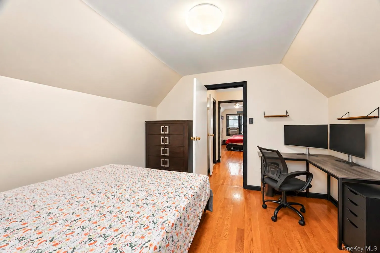 131 5th Street, North Hempstead, NY, 4 Bedrooms Bedrooms, 6 Rooms Rooms,2 BathroomsBathrooms,Residential,For Rent,5th,0,1064319 131 5th Street, North Hempstead, NY, 4 Bedrooms Bedrooms, 6 Rooms Rooms,2 BathroomsBathrooms,Residential,For Rent,5th,0,1064319