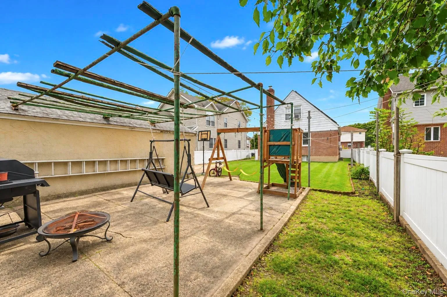 131 5th Street, North Hempstead, NY, 4 Bedrooms Bedrooms, 6 Rooms Rooms,2 BathroomsBathrooms,Residential,For Rent,5th,0,1064319 131 5th Street, North Hempstead, NY, 4 Bedrooms Bedrooms, 6 Rooms Rooms,2 BathroomsBathrooms,Residential,For Rent,5th,0,1064319