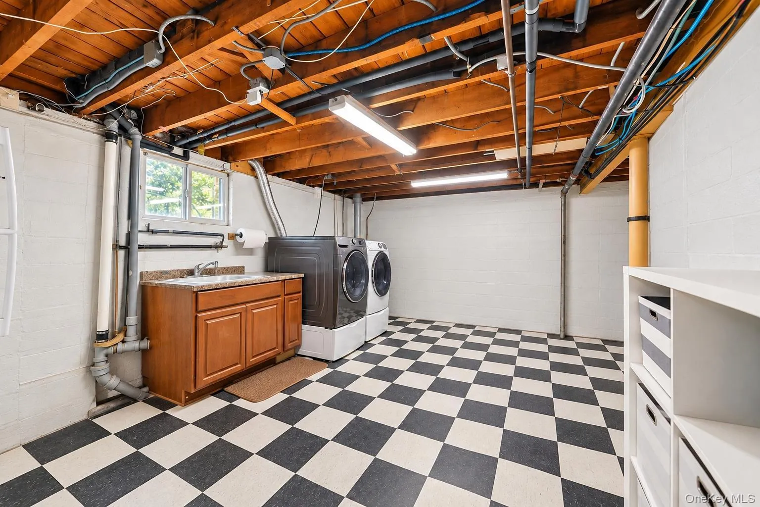 131 5th Street, North Hempstead, NY, 4 Bedrooms Bedrooms, 6 Rooms Rooms,2 BathroomsBathrooms,Residential,For Rent,5th,0,1064319 131 5th Street, North Hempstead, NY, 4 Bedrooms Bedrooms, 6 Rooms Rooms,2 BathroomsBathrooms,Residential,For Rent,5th,0,1064319