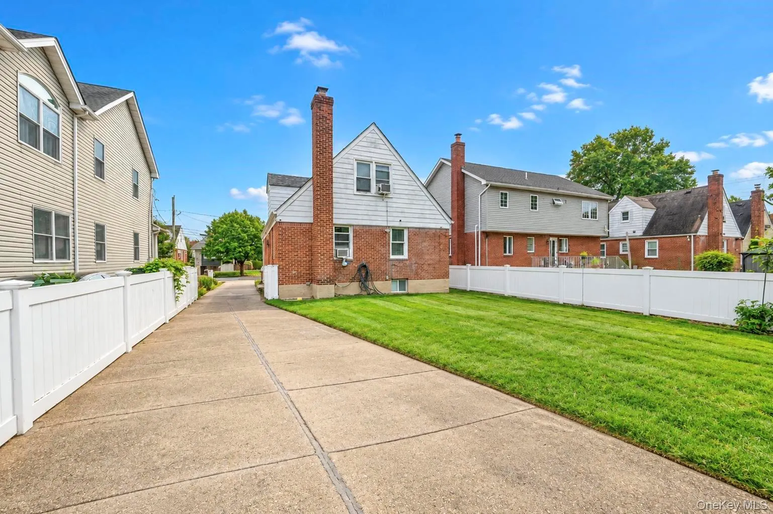 131 5th Street, North Hempstead, NY, 4 Bedrooms Bedrooms, 6 Rooms Rooms,2 BathroomsBathrooms,Residential,For Rent,5th,0,1064319 131 5th Street, North Hempstead, NY, 4 Bedrooms Bedrooms, 6 Rooms Rooms,2 BathroomsBathrooms,Residential,For Rent,5th,0,1064319