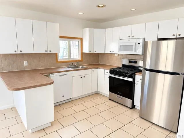 3084 Harding Avenue, New York, NY , With , 3 Bedroom , and , 5 Room , 1 Bathroom , For , Residential Lease , For Rent , 1064331 , MLSID,1064331 3084 Harding Avenue, New York, NY , With , 3 Bedroom , and , 5 Room , 1 Bathroom , For , Residential Lease , For Rent , 1064331 , MLSID,1064331